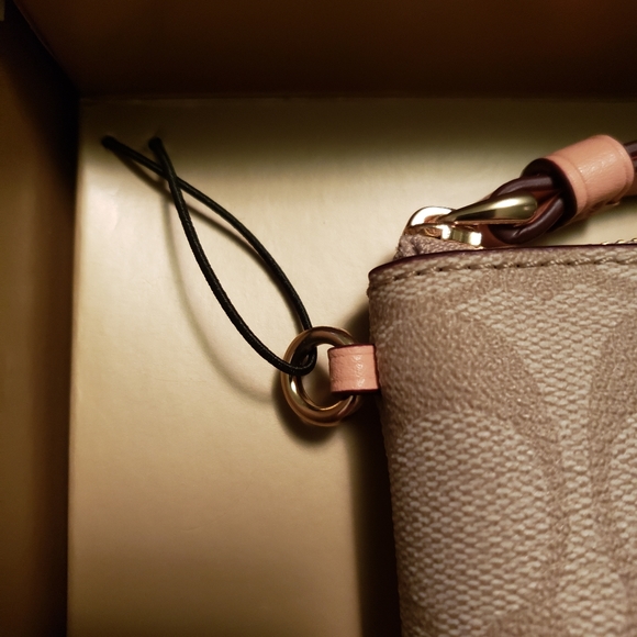 Coach Wrist Bag C8726 - Picture 3 of 7